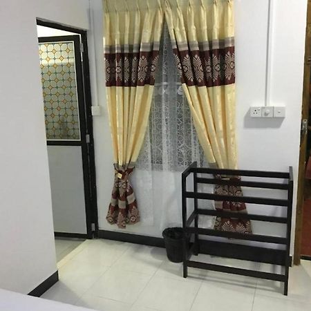 Trinco Relax Hut Hotel Тринкомале Екстериор снимка