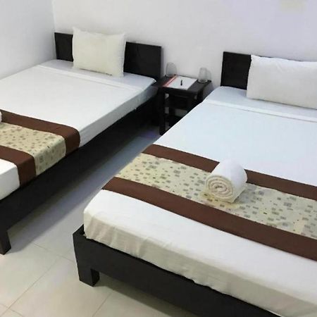 Trinco Relax Hut Hotel Тринкомале Екстериор снимка