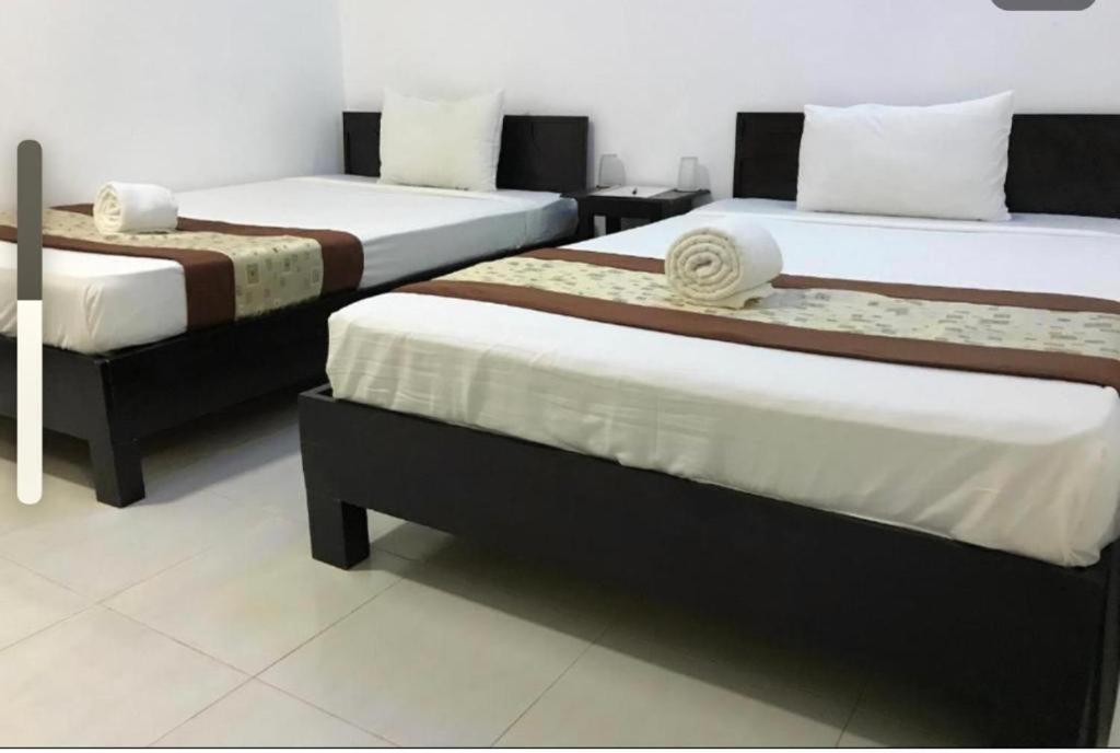 Trinco Relax Hut Hotel Тринкомале Екстериор снимка
