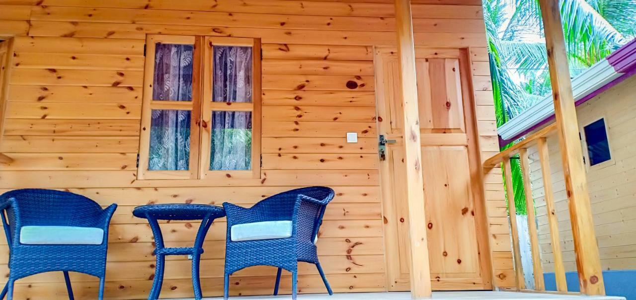 Trinco Relax Hut Hotel Тринкомале Екстериор снимка