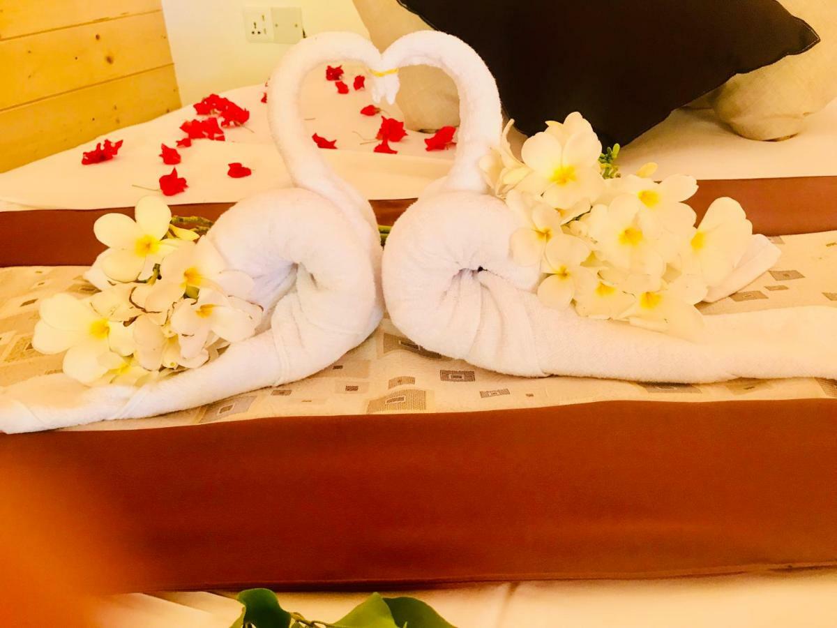 Trinco Relax Hut Hotel Тринкомале Екстериор снимка