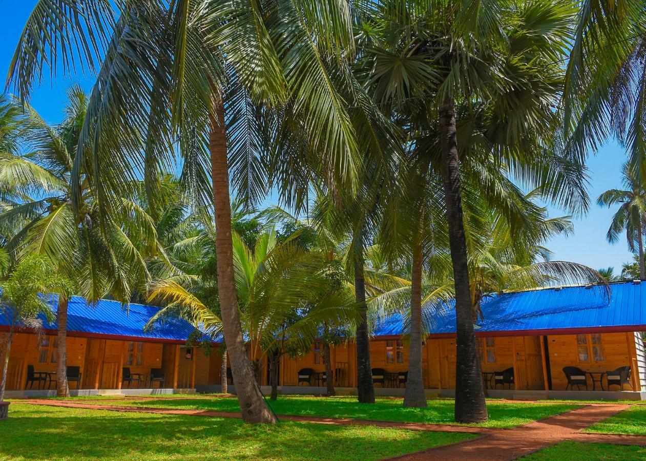 Trinco Relax Hut Hotel Тринкомале Екстериор снимка