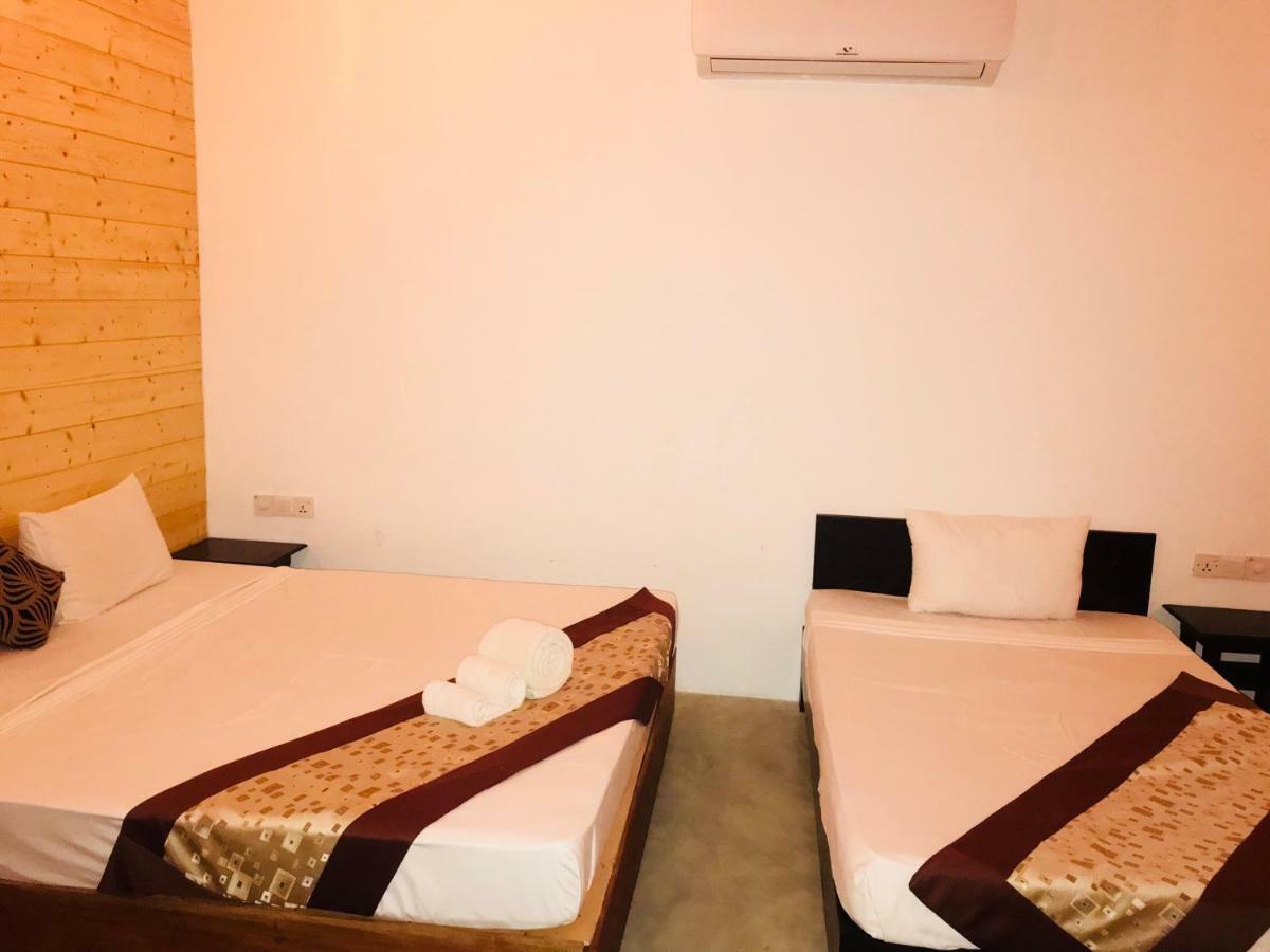 Trinco Relax Hut Hotel Тринкомале Екстериор снимка